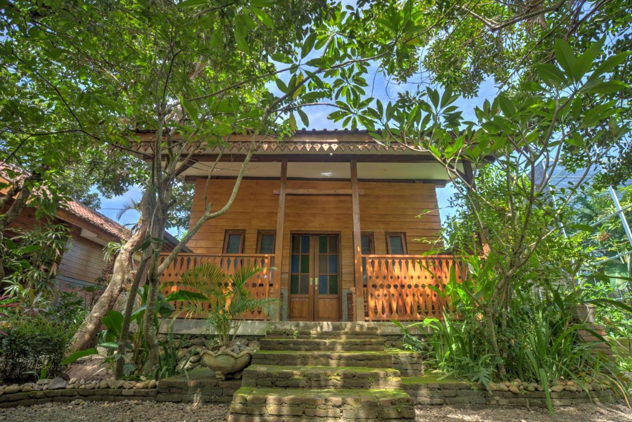 Bata Merah Homestay Banyuwangi  Eksteriør billede