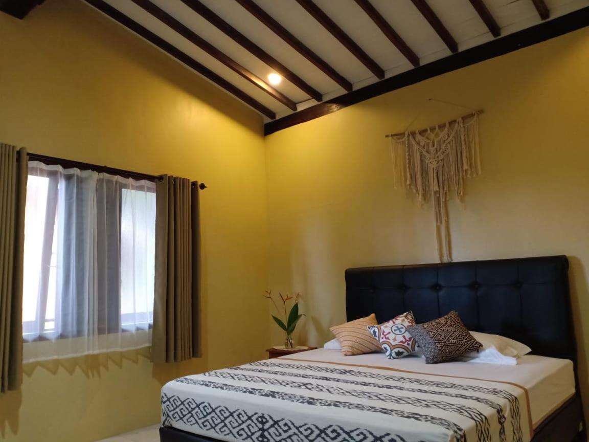 Bata Merah Homestay Banyuwangi  Eksteriør billede