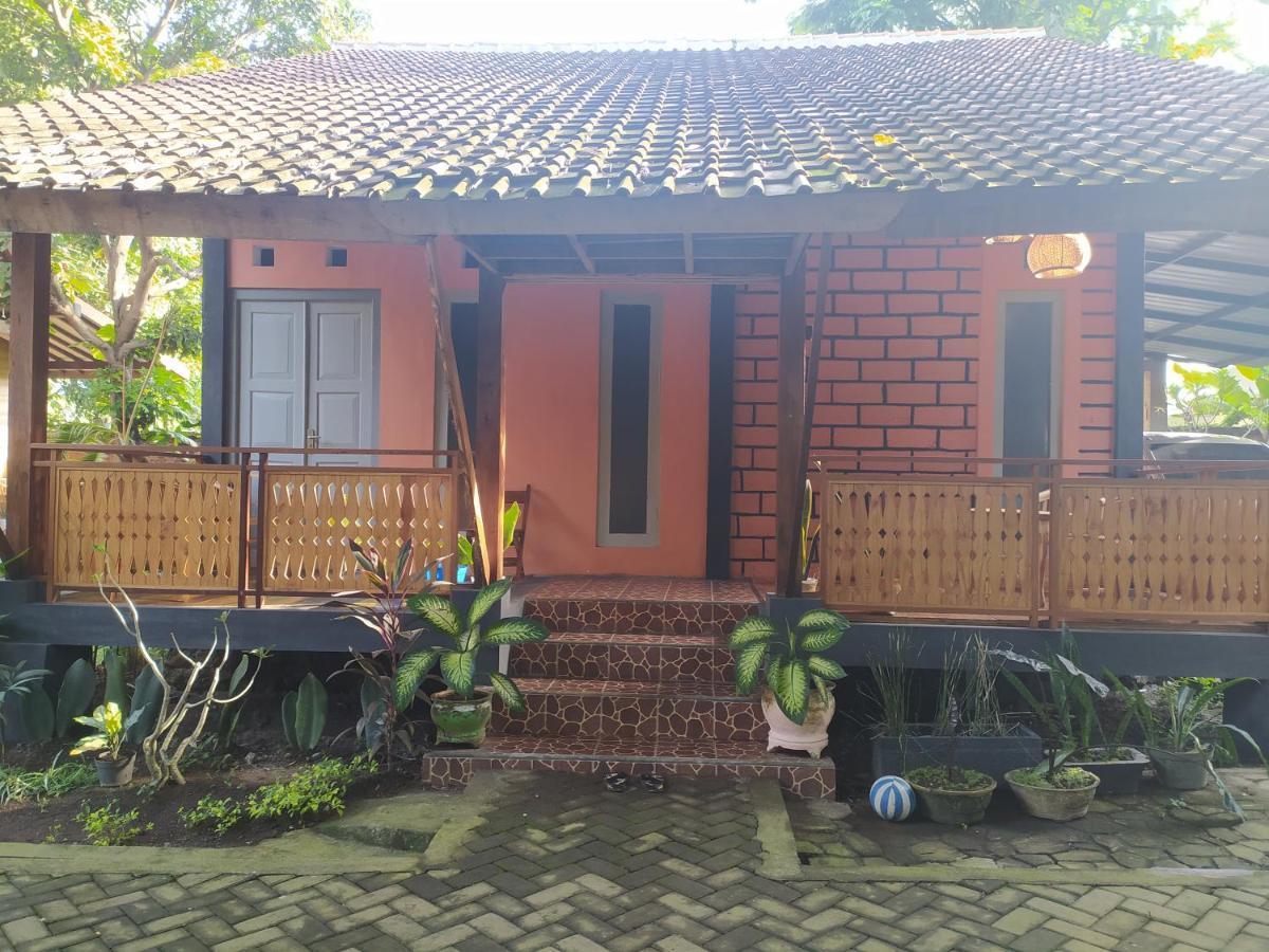 Bata Merah Homestay Banyuwangi  Eksteriør billede