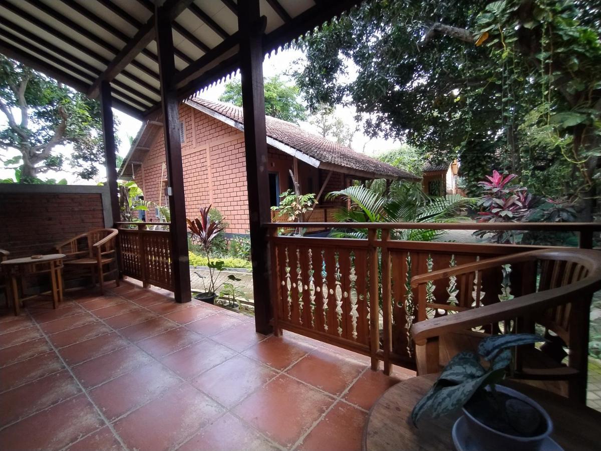 Bata Merah Homestay Banyuwangi  Eksteriør billede